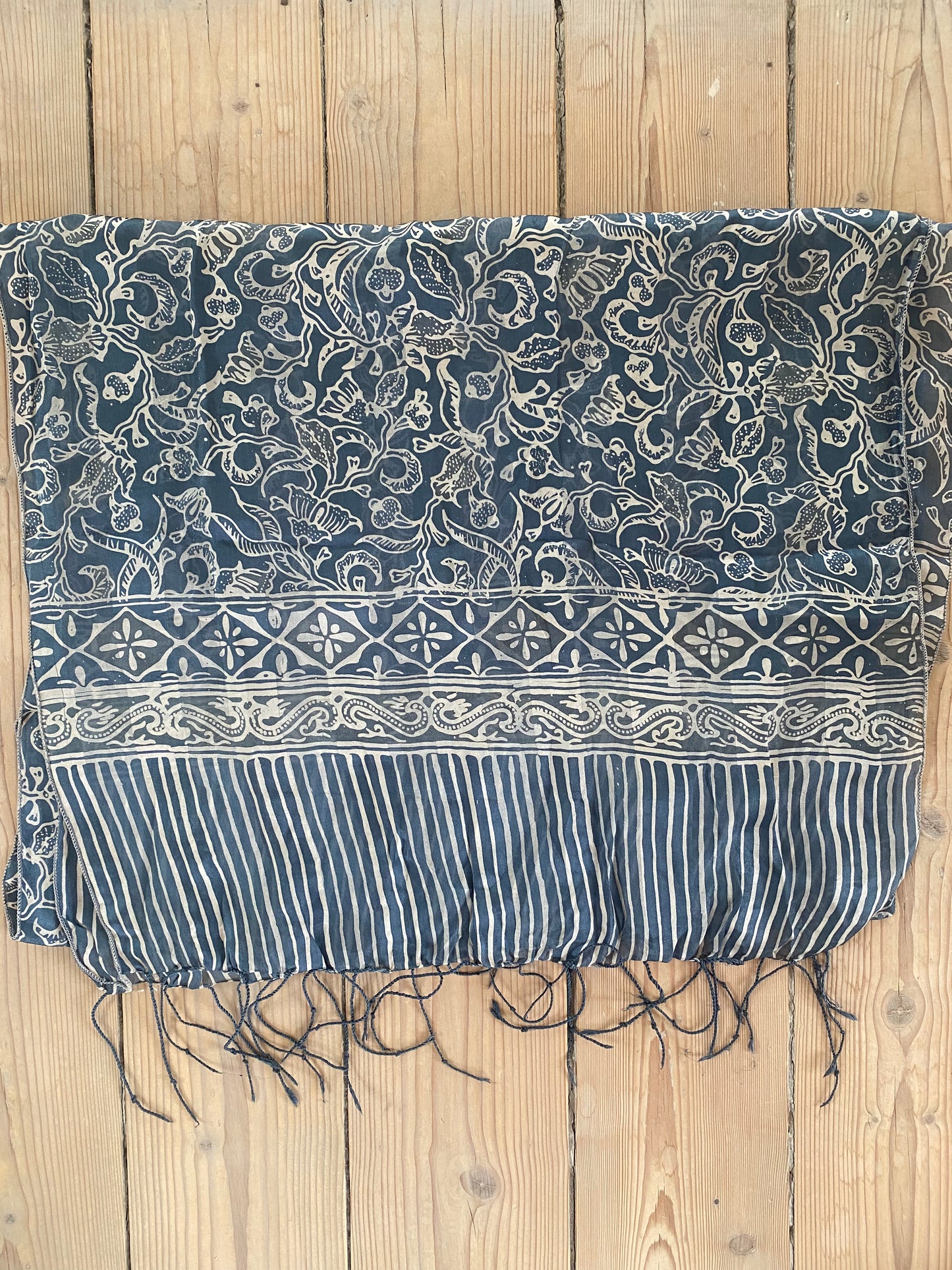 100% Silk scarf grey/blue