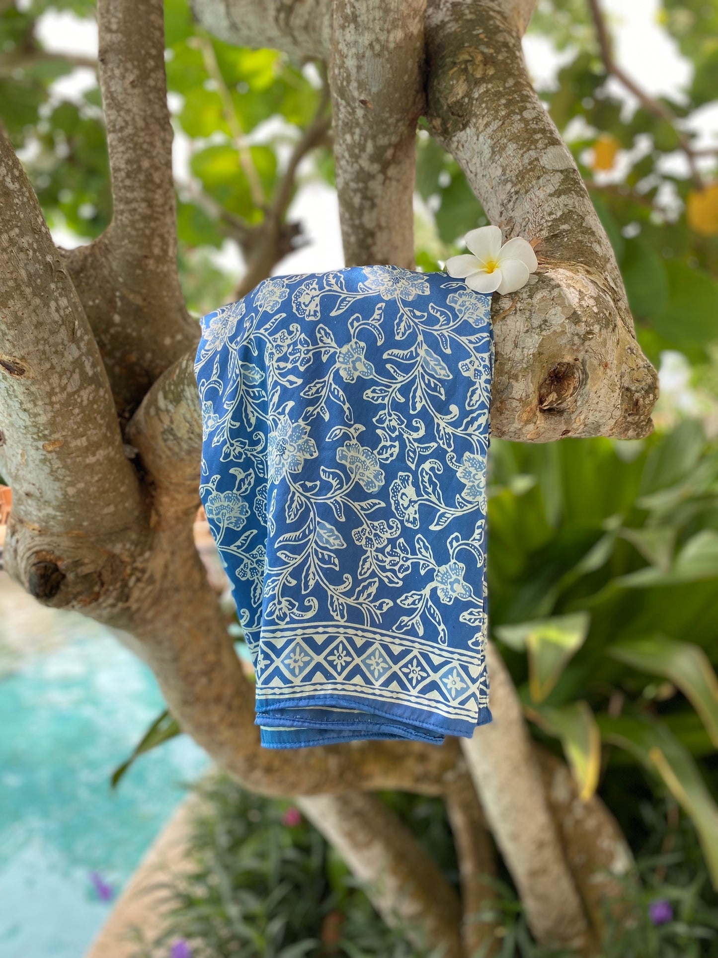100% silk sarong Blue