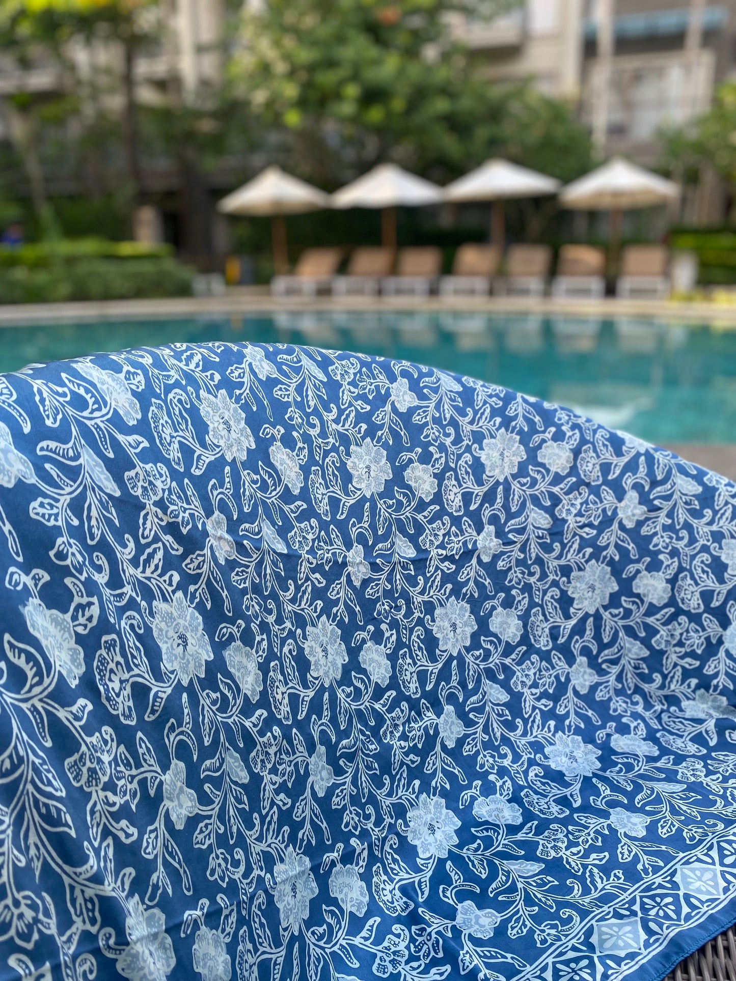 100% silk sarong Blue